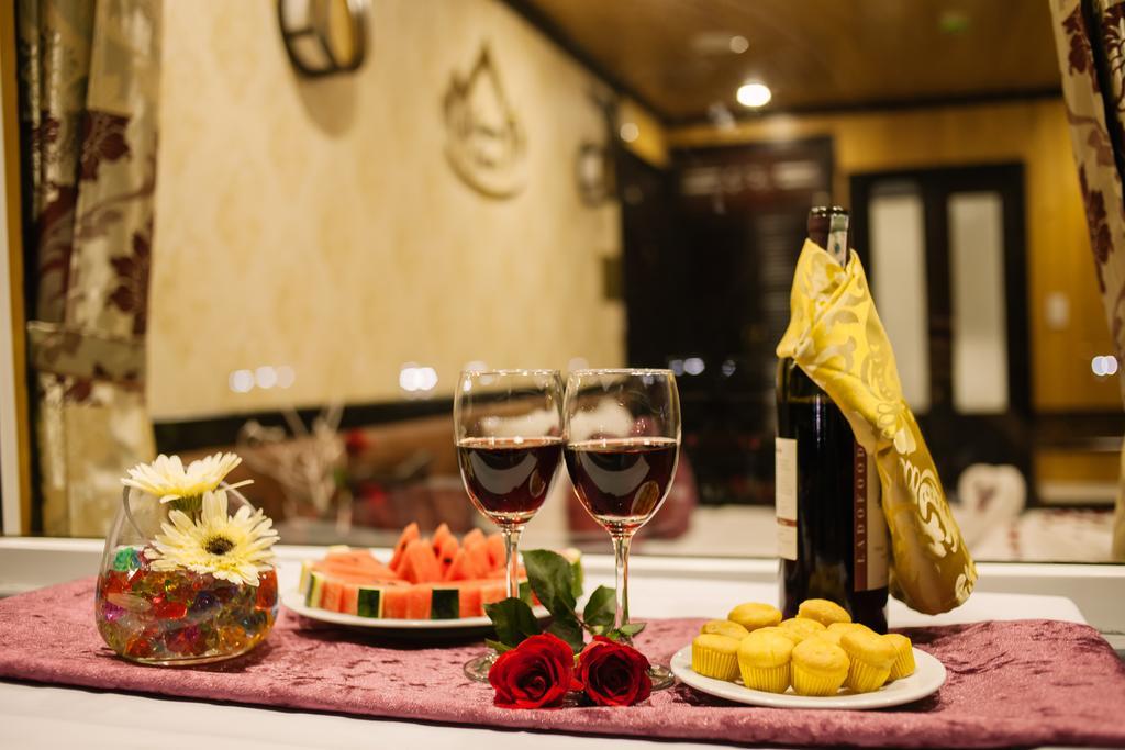 Cristina Diamond Cruise Hotel Ха Лонг Екстериор снимка