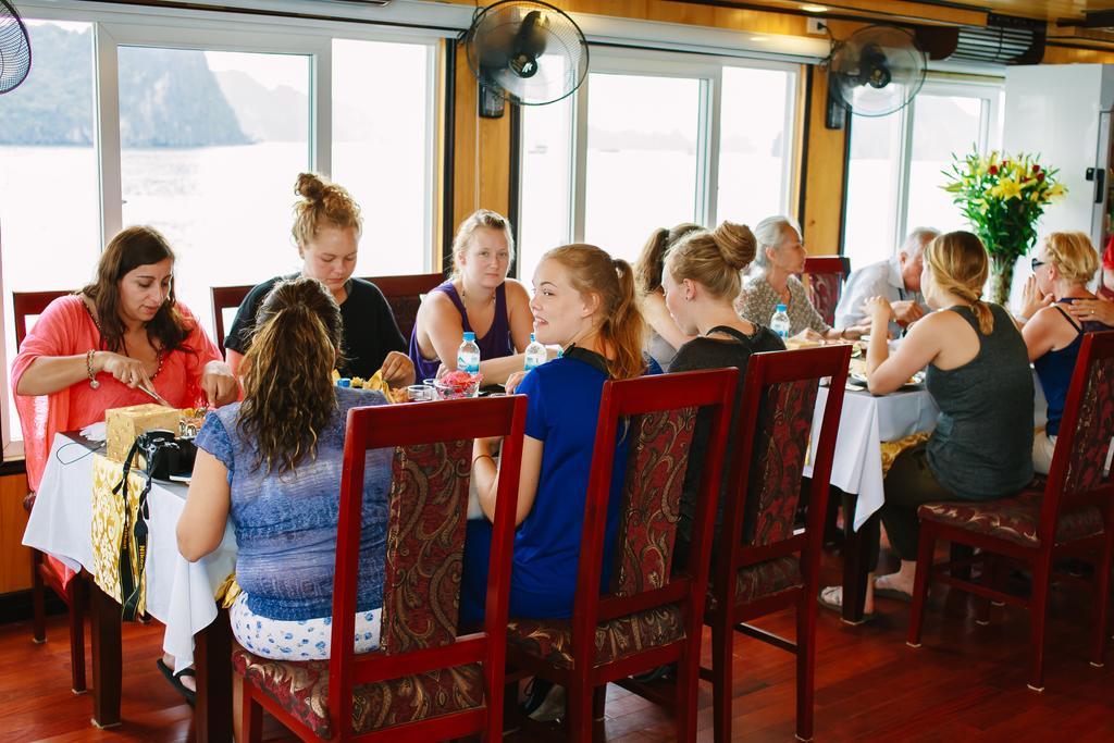 Cristina Diamond Cruise Hotel Ха Лонг Стая снимка